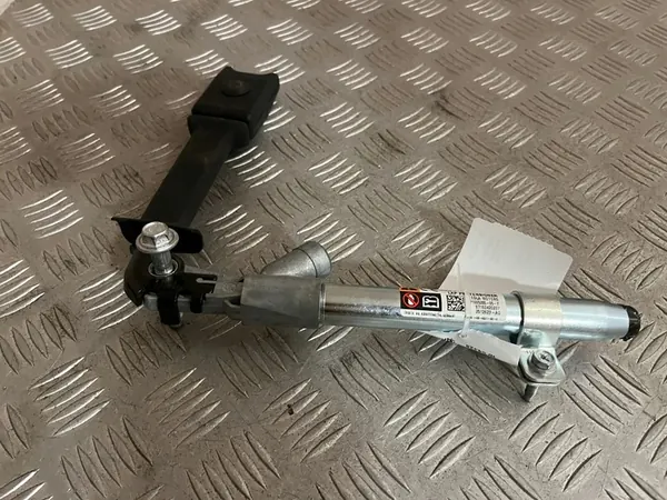 Tesla Model S Seat Belt Buckle image 2