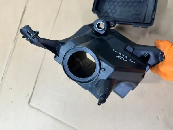 Sulakekotelo OEM A2135400024 Mercedes W213 SM image 4