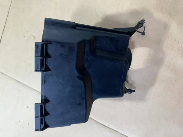 Sulakekotelo OEM A2135400024 Mercedes W213 SM image 5