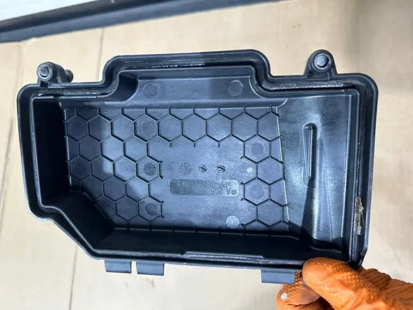 Sulakekotelo OEM A2135400024 Mercedes W213 SM image 9