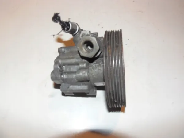 Pompe de direction OEM 9633817580 pour Peugeot 406 image 4