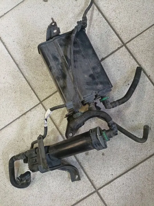 Kolfilter SKU22259 för Toyota Prius Plus 2015 image 4