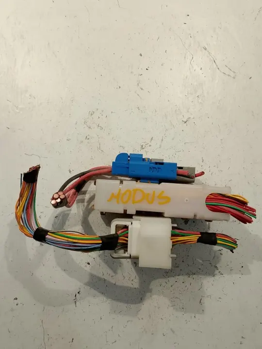 Renault Modus zekeringkast BSI-module OEM image 3