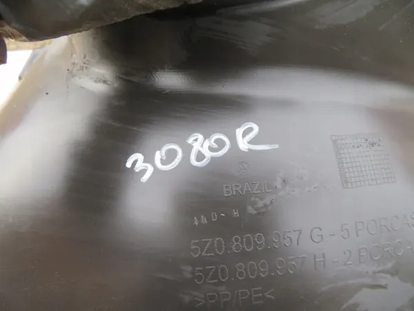 Guardabarros Izquierdo VW Fox (2005-2011) OEM 5Z0809957G image 8