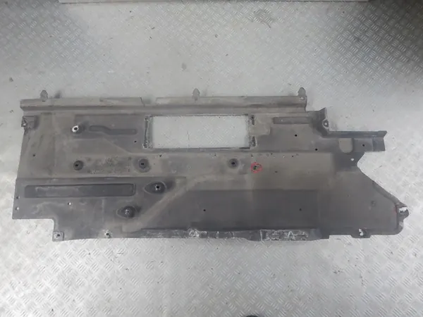 Jaguar XE X760 Escudo Inferior Esquerdo OEM GX73-104C21-AD image 2