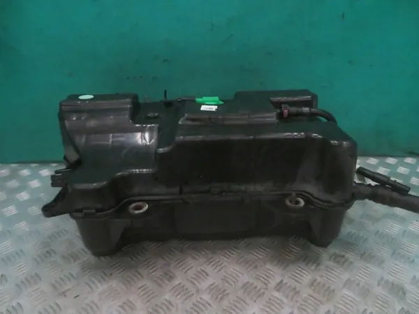 Réservoir AdBlue OEM 4113301AA pour Opel Vivaro Renault Trafic image 5