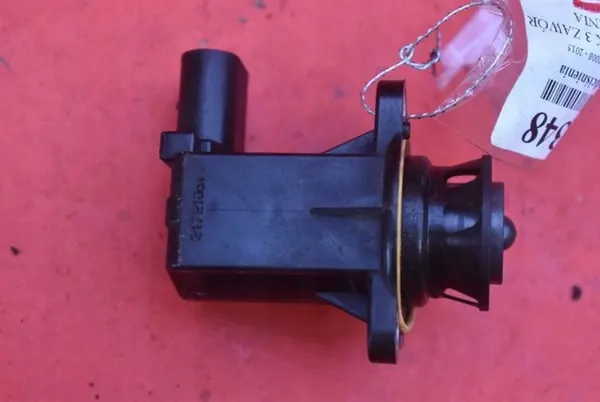 Vanne de vide VW Golf 6 1.4 TSI 2008-2015 06H145710D image 2