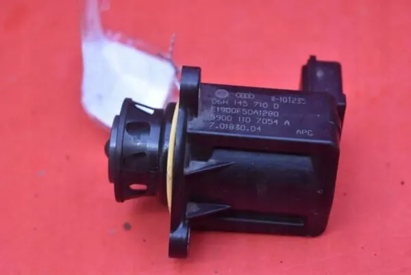 Vanne de vide VW Golf 6 1.4 TSI 2008-2015 06H145710D image 3