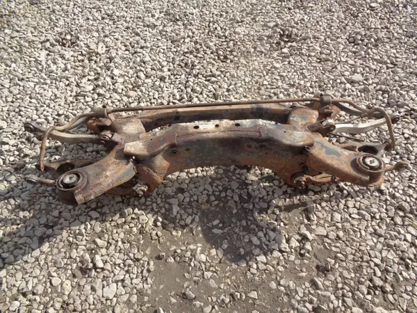 Viga suspensión trasera OEM P04766700AF Chrysler Pacifica image 10