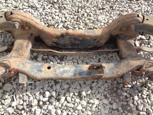 Viga suspensión trasera OEM P04766700AF Chrysler Pacifica image 3