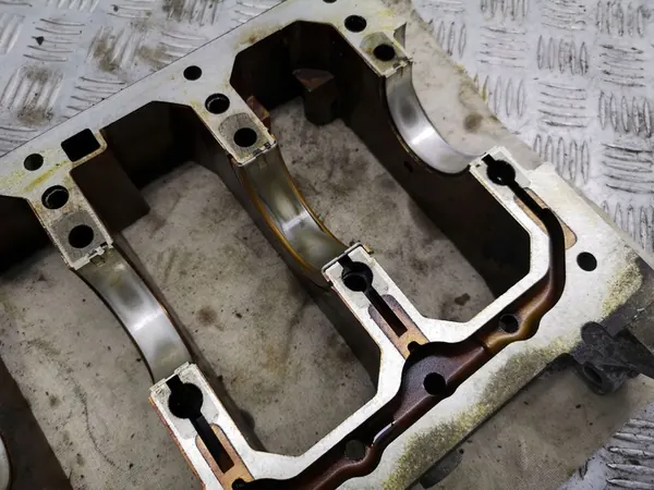 Volvo XC90 2005 Suporte de virabrequim image 4