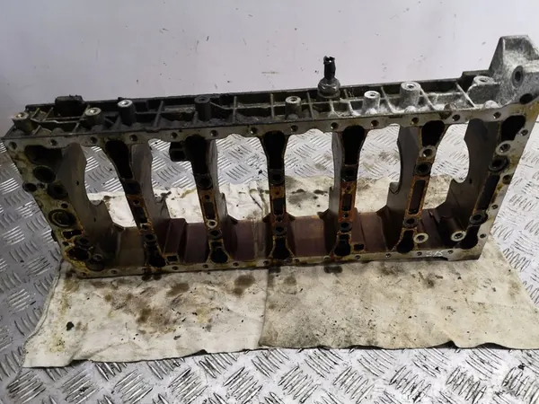 Volvo XC90 2005 Suporte de virabrequim image 7