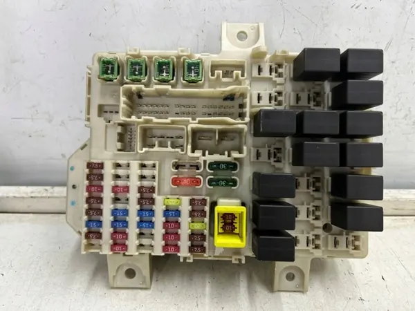 Caixa de Fusíveis Mitsubishi Colt Z30 Módulo BSI image 8