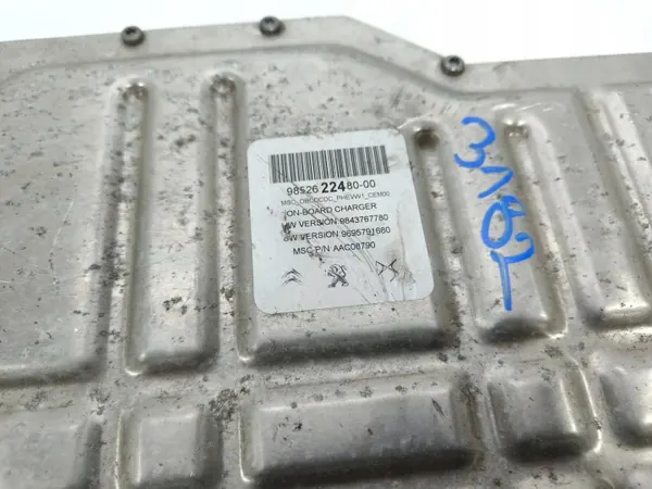 Jännitemuunnin A6MC60 Opel Grandlandille image 5