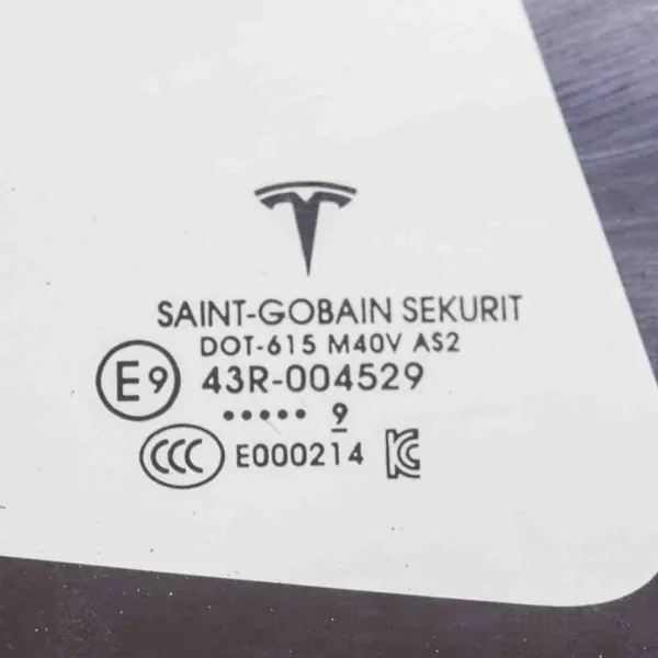 Vidrio trasero derecho Tesla Model 3 OEM 108070600H image 3
