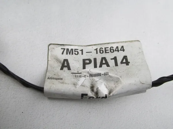 OEM 7M51-16E644-A Conjunto de bicos lavaparabrisas image 3