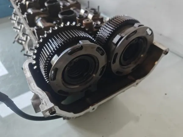 OEM 7833882 Sylinterikansi vasen BMW M5/M6 V10 image 6