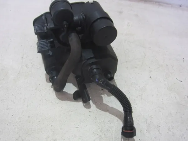 Hiilisuodinkotelo OEM 16117220721 BMW X3 F25:lle image 3