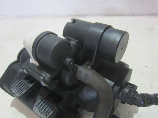 Hiilisuodinkotelo OEM 16117220721 BMW X3 F25:lle image 7