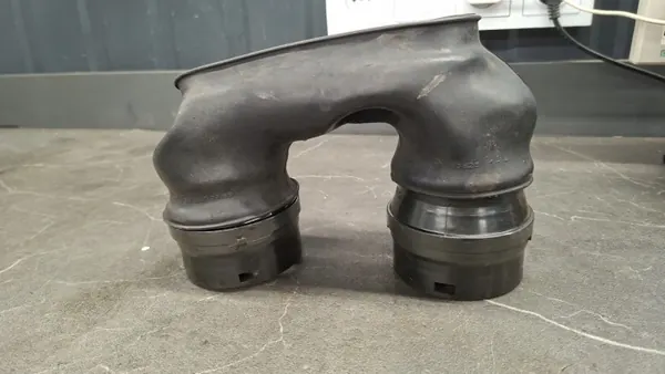 OEM 1238320988 Matkustamon ilmakanava Mercedes W123 image 2