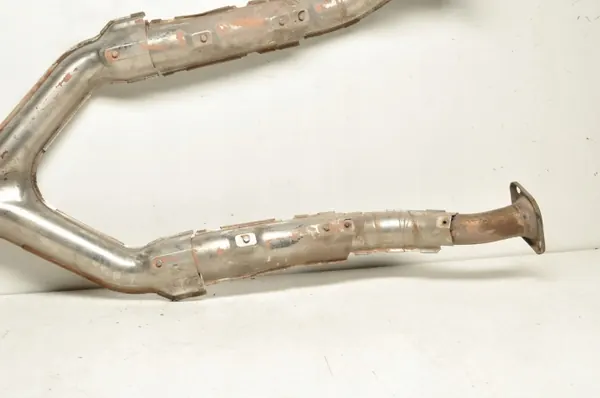Aston Martin Vantage 4.7 V8 Vaimennin OEM 6G33-5220-BB image 10