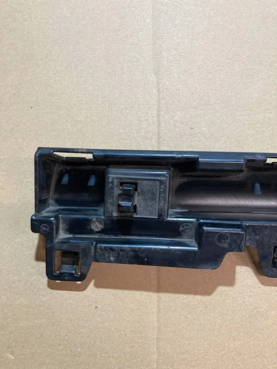 BMW 3 F30/31 Rechter voor dorpelafdekking OEM 51777256916 image 9