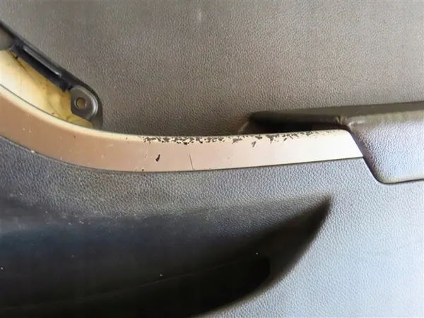 Etuoikea Verhoilupaneeli OEM 82360-A6100 Hyundai image 4