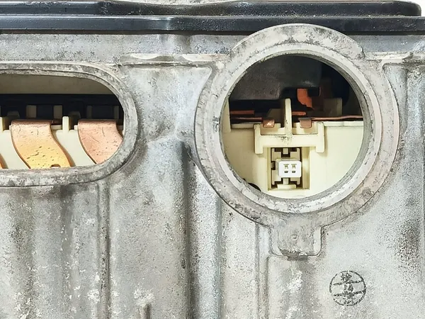 Inversor Toyota Prius+ (ZVW40) 2017 image 3