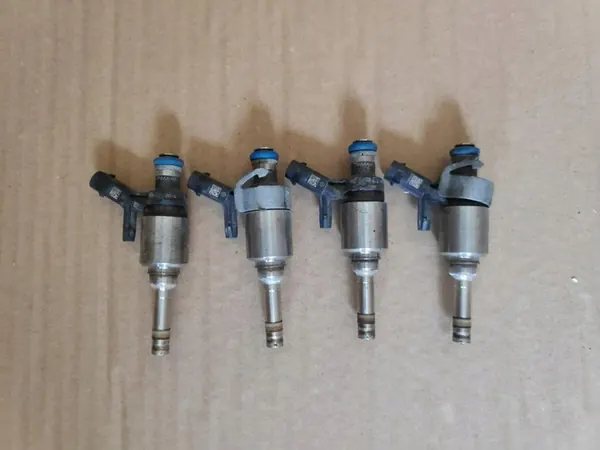 Injetor de combustível Audi A3 S3 8V 2016 OEM 06L906036 image 1