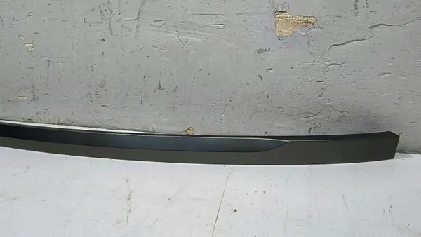 Achterklep Strip Land Rover L460 OEM M8E2404C42 image 3