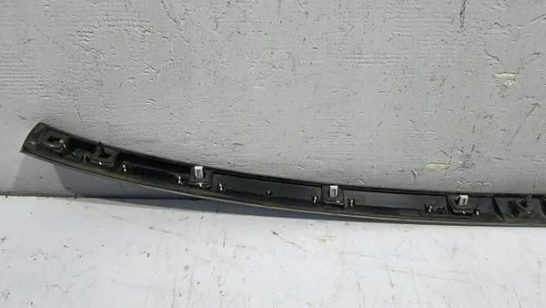 Achterklep Strip Land Rover L460 OEM M8E2404C42 image 7