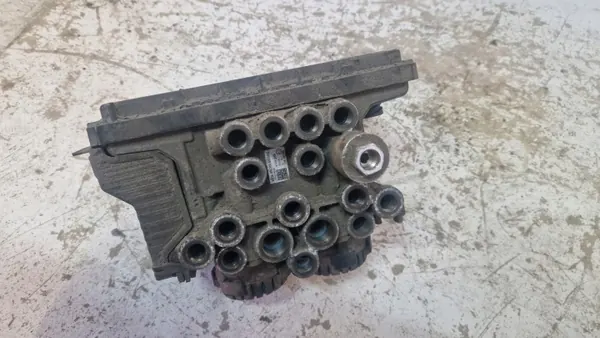 Modulador EBS Knorr usado OEM k110612v04 image 2