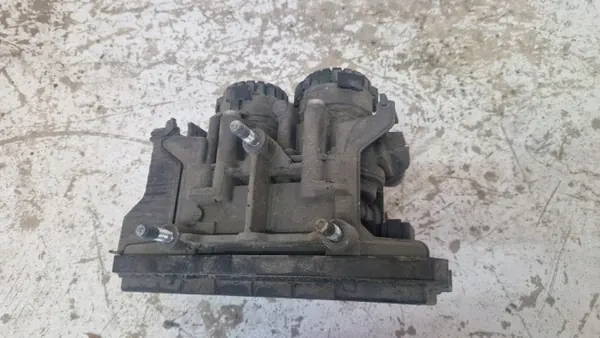 Modulador EBS Knorr usado OEM k110612v04 image 3