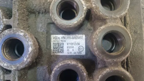 Modulador EBS Knorr usado OEM k110612v04 image 5