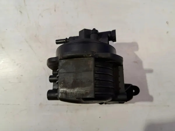 Polttoainesuodattimen Kotelo Volvo V50 2.0L 2004 OEM 30725048 image 2