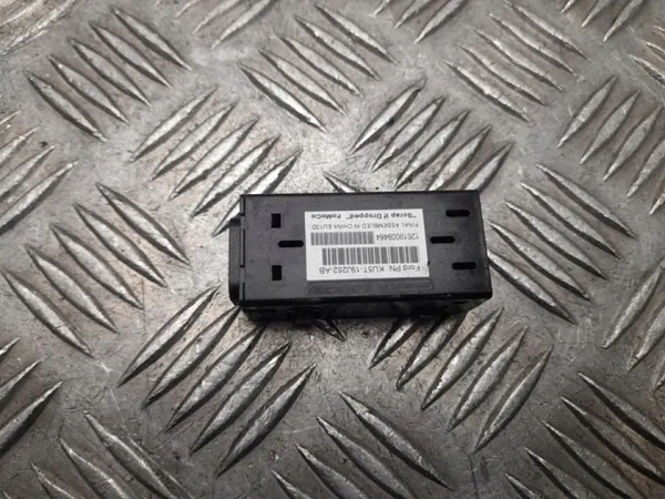 Ford USB-Eingabegerät OEM KU5T-19J252-AB für Explorer 2020 image 2
