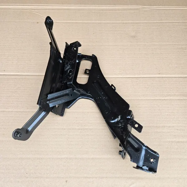 OEM 4K0821132 Fram höger stänkskärmsfäste för Audi A6 image 2