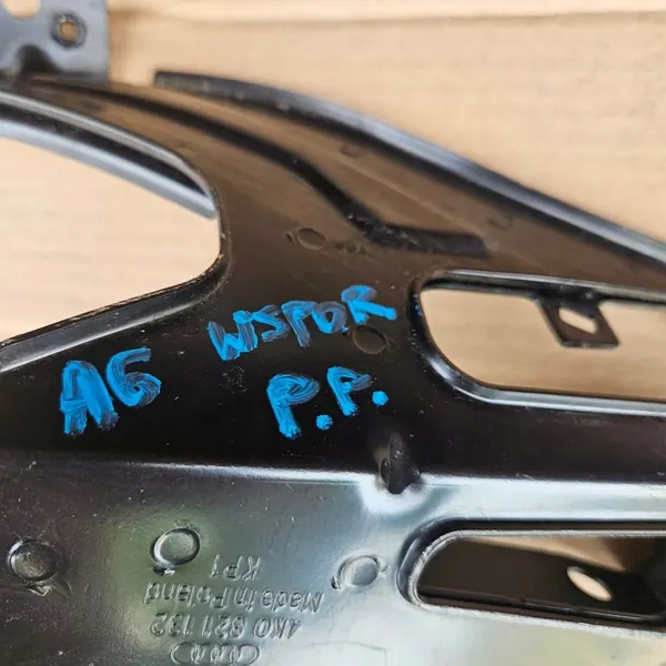 OEM 4K0821132 Fram höger stänkskärmsfäste för Audi A6 image 5