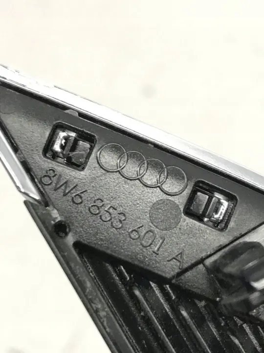 Emblema Audi A5 II OEM 8W6853601A Aleta Izquierda Delantera image 7