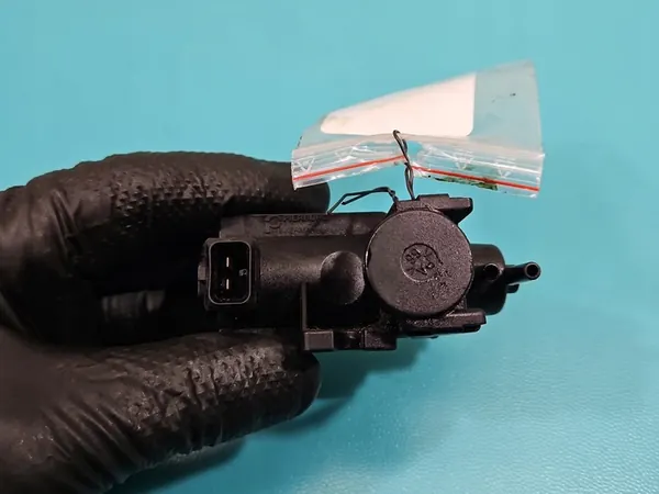 Válvula de vácuo 7626351 BMW F10 F11 2.0 T image 4