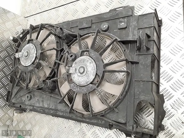 Toyota jäähdytinpuhallin OEM 1680008980 diffuusorilla image 2