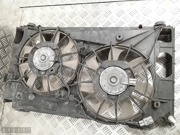 Toyota jäähdytinpuhallin OEM 1680008980 diffuusorilla image 3