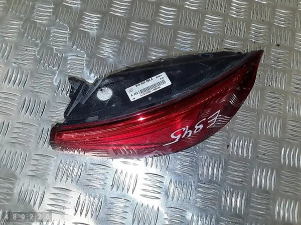 Luz trasera LED derecha Audi A3 2014 8V5945096A image 2