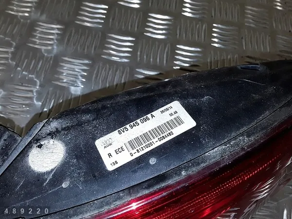 Luz trasera LED derecha Audi A3 2014 8V5945096A image 3