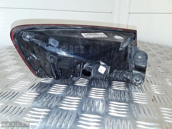 Luz trasera LED derecha Audi A3 2014 8V5945096A image 4