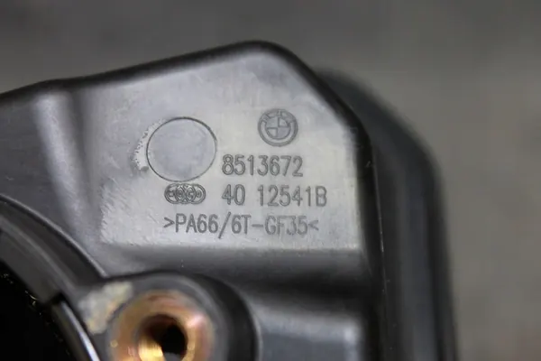 BMW F30 F32 F10 F01 F15 3.0D Silenciador Resonador 8513672 image 4