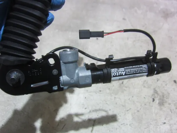 Tensor de correa delantero derecho OEM 72117328842 BMW image 5