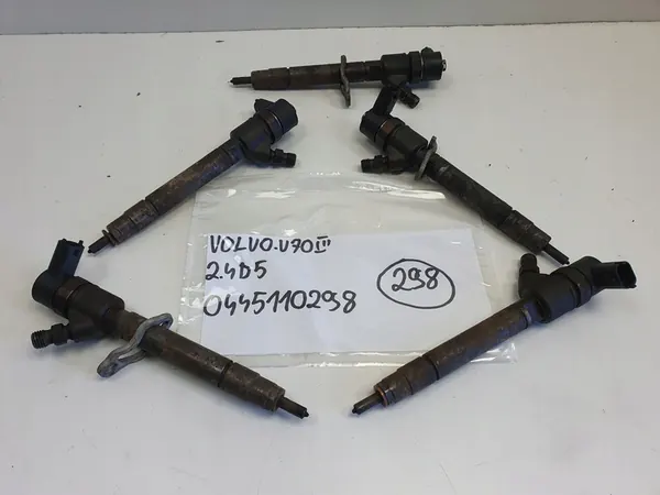 VOLVO XC60 XC90 S80 II V70 III 2.4 D5 Injektor 0445110298 image 3