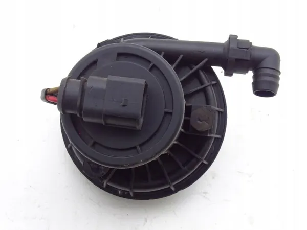 Bomba de aire secundario VW Golf IV OEM 06A131083B image 3