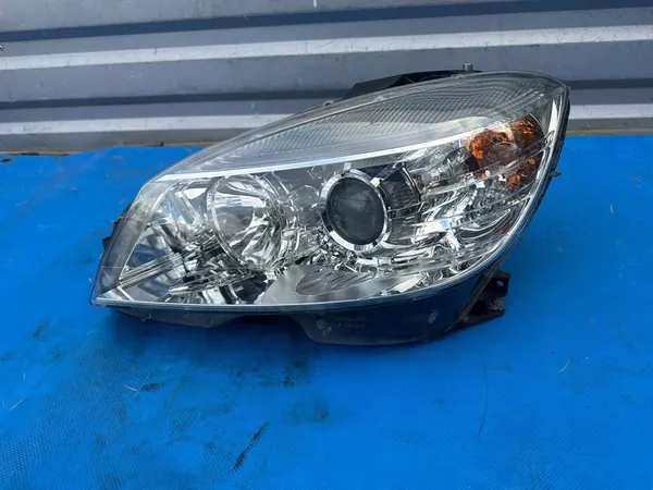 Linker koplamp Mercedes C 204 W204 07-11 A2049065103 image 2